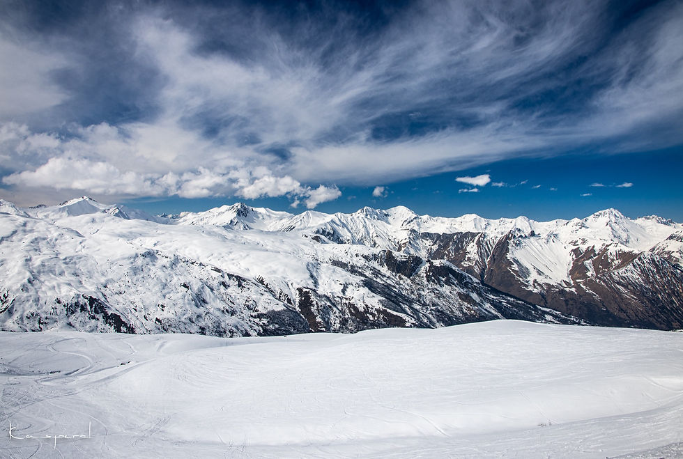 Panorama hivernal englobant la vallée des Encombres et la Vallée des Belleville