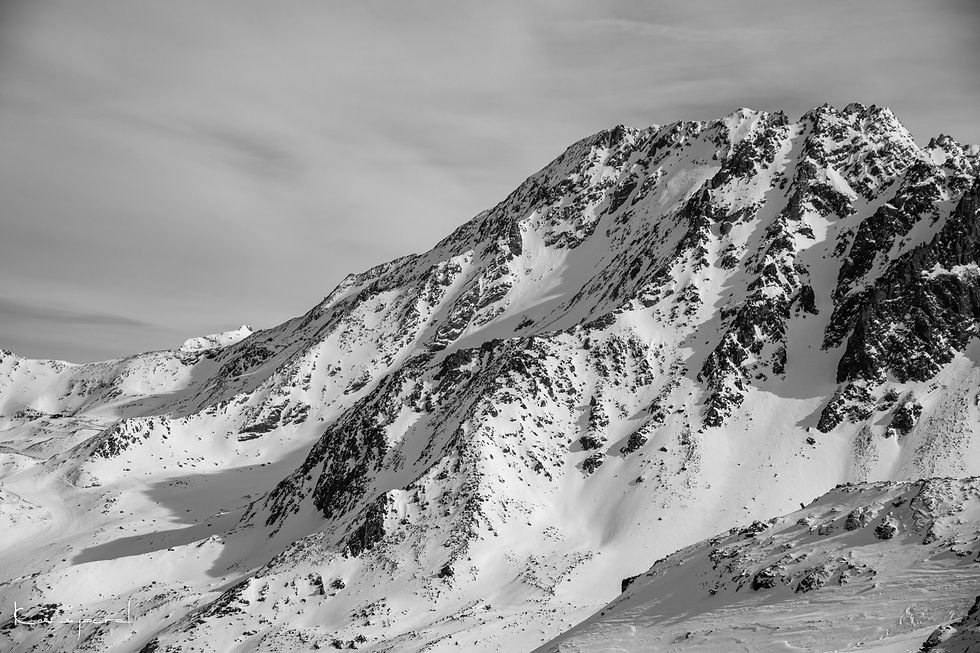 Miniature : Photo noir et blanc de l'Aiguille et du glacier de Péclet à Val Thorens dans les Alpes