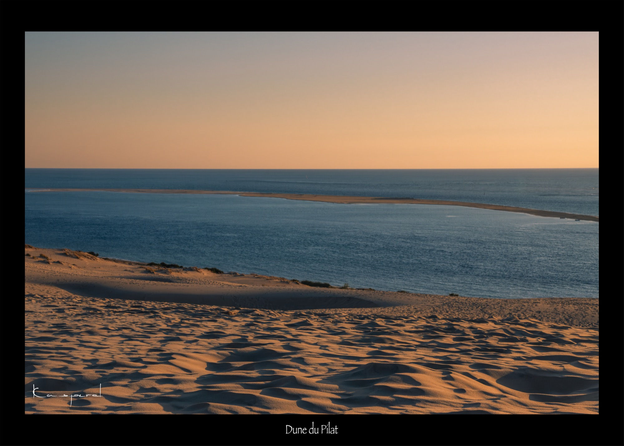 Sommet de la Dune du Pilat avec vue sur l’océan Atlantique et le banc d'Arguin
