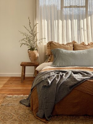 Bed linen styling