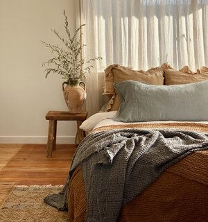 Bed linen styling