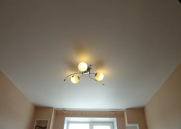 natyazhnye potolki strojmax38