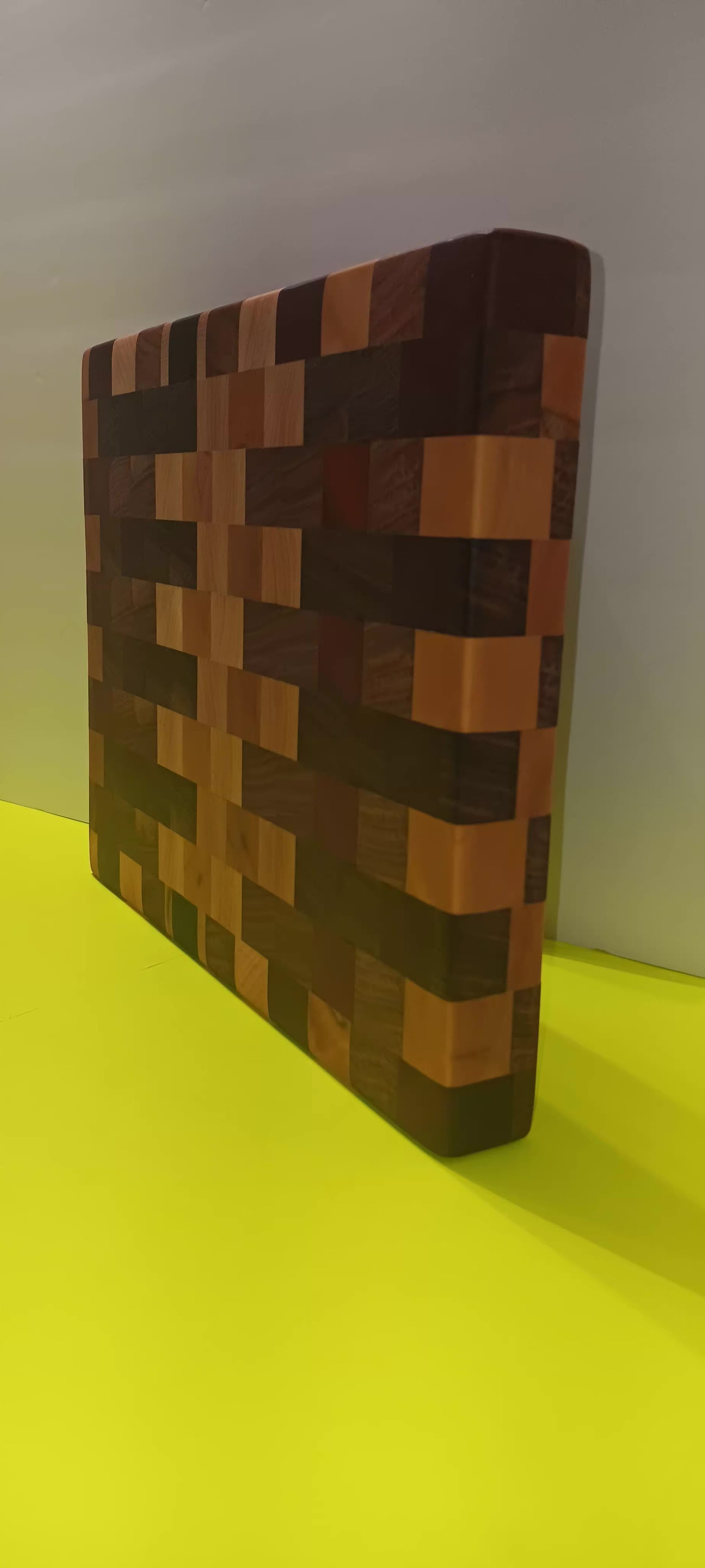 End grain cutting board