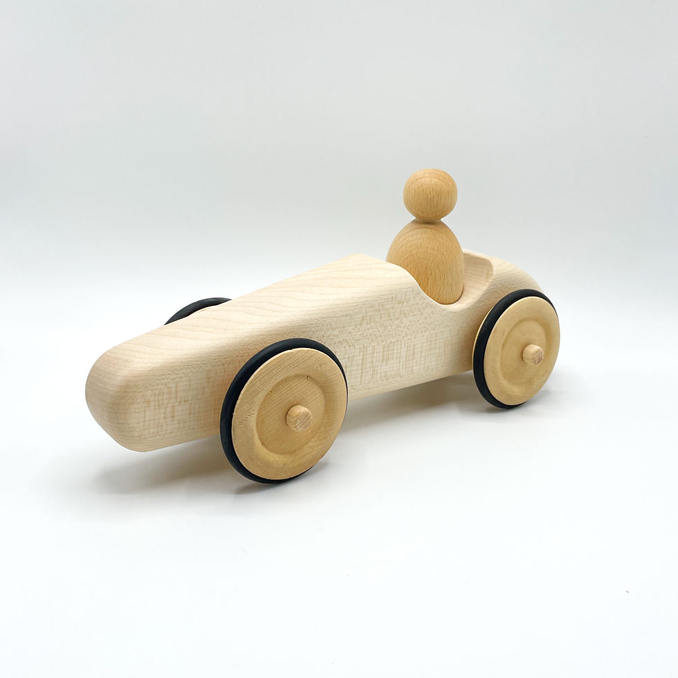 Dicker Otto – großes Rennauto aus Holz mit magnetischer Figur