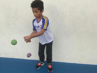 Atividades projeto: O circo - malabarismo.