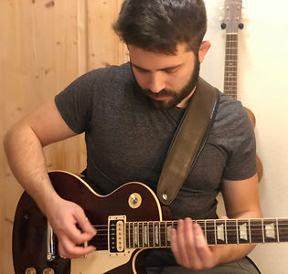 Luca Stricagnoli plays e-guitar