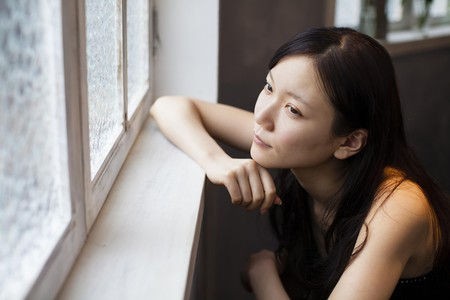 不幸へまっしぐら?恋愛依存症になりやすい人の特徴と原因