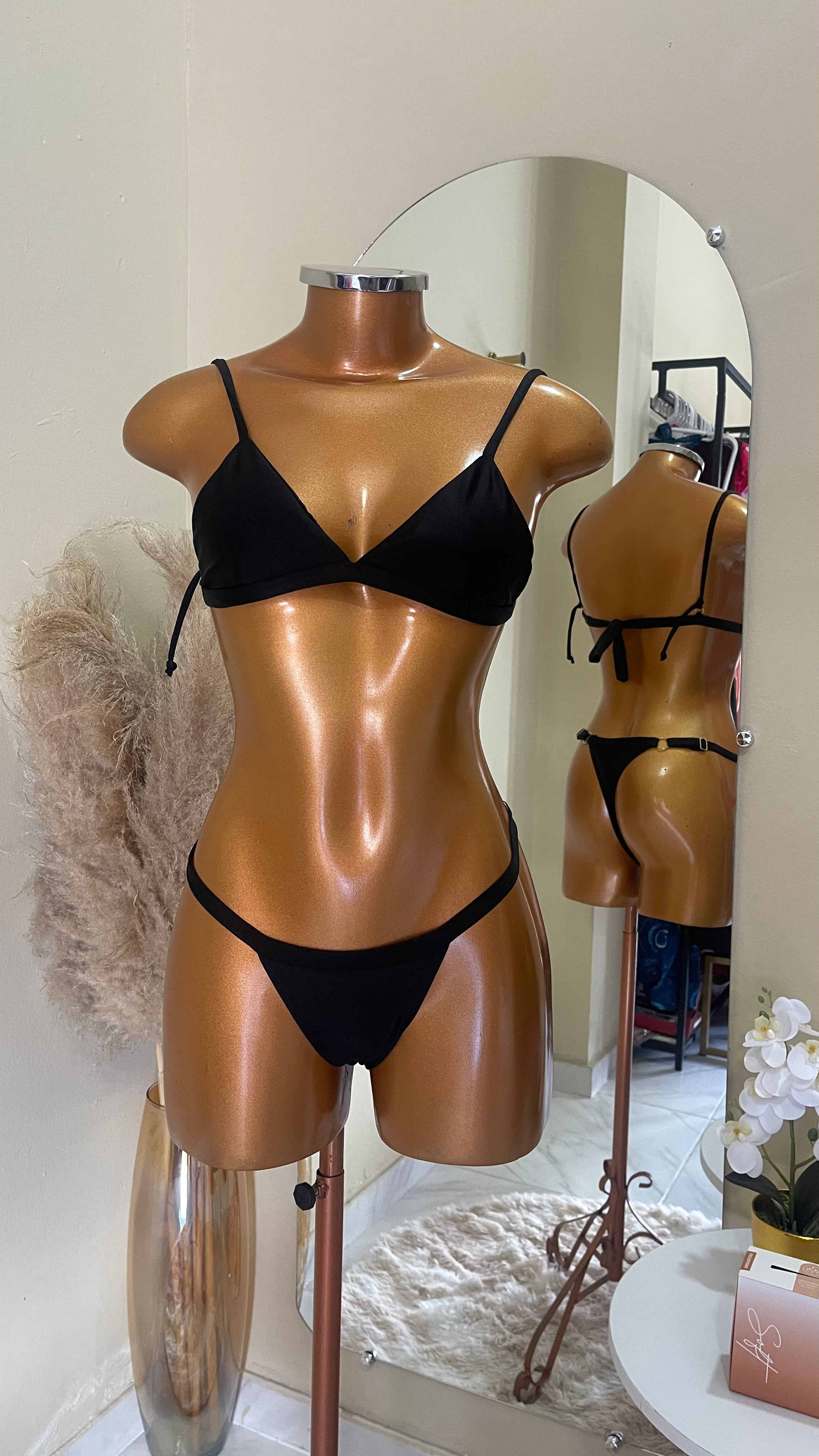 Biquíni Preto Básico Feminino em Poliamida – GC Conceito