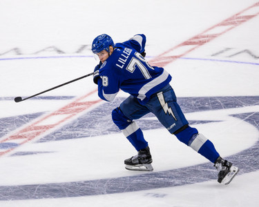 Vancouver Canucks Win 6-2 Against Tampa Bay Lightning Sunday Night