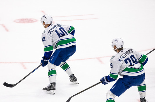 Vancouver Canucks Win 6-2 Against Tampa Bay Lightning Sunday Night