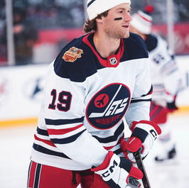 Jets Fall to Canadiens 2-1 in Heritage Classic