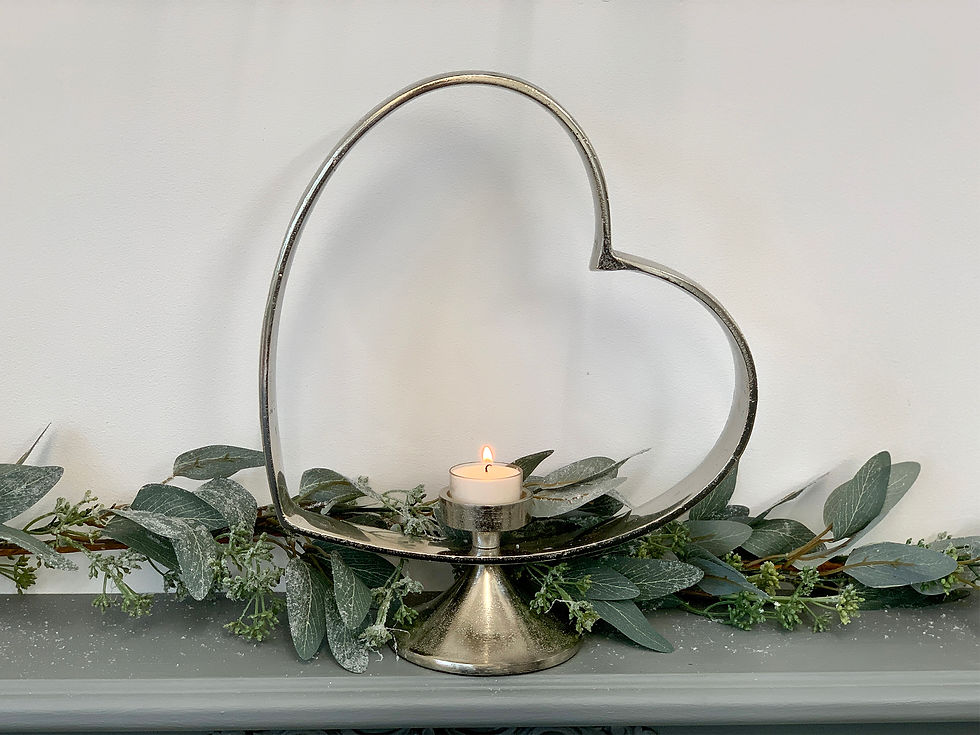 Silver heart tealight holder
