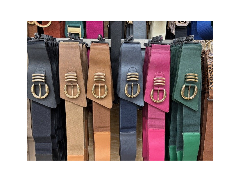 Cinturones de cuero de varios colores
