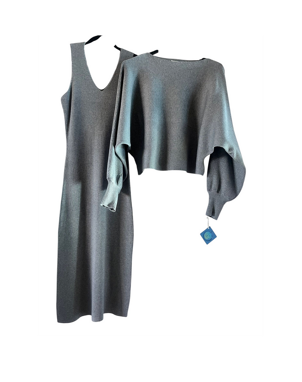 Vestido y suéter gris, conjunto de punto elegante