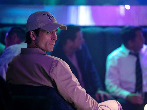 A24 com Glen Powell: “Manual Prático da Vingança Lucrativa” estreia nos cinemas