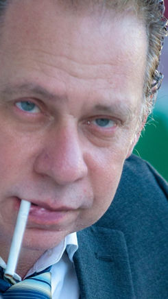 Bruce Gomlevsky vive Nelson Rodrigues em monólogo que estreia em maio no CCBB Rio