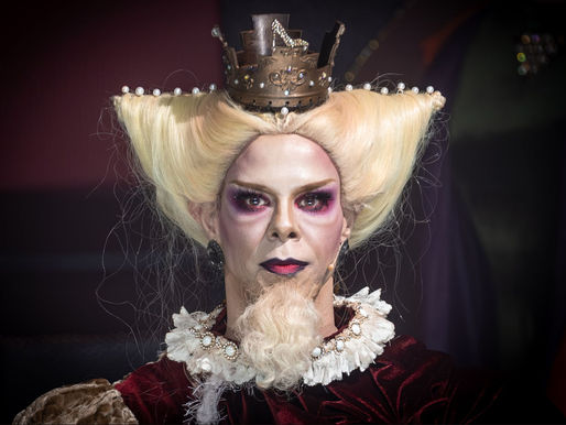 "Rei Lear": Uma Audaciosa Adaptação Drag no Teatro Alfredo Mesquita em São Paulo