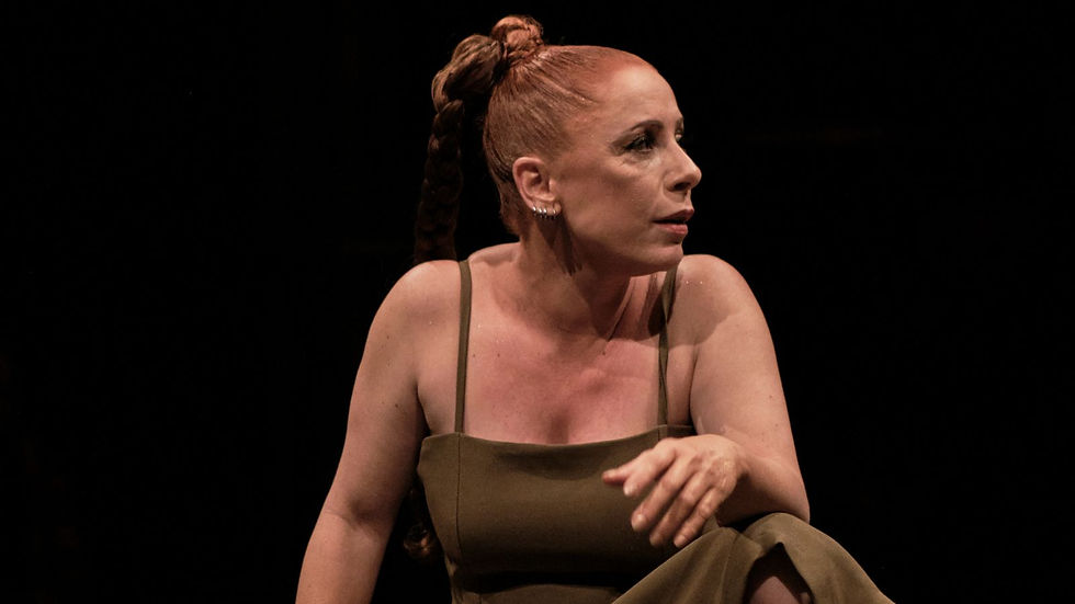 “Queda de Baleia ou Canto para Dançar com Minha Morte” anuncia sessões extras em maio em São Paulo