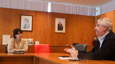 Nova Scola Bué Económica e o debate que ultrapassa qualquer tradução