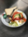 Salat med reker, egg og brød