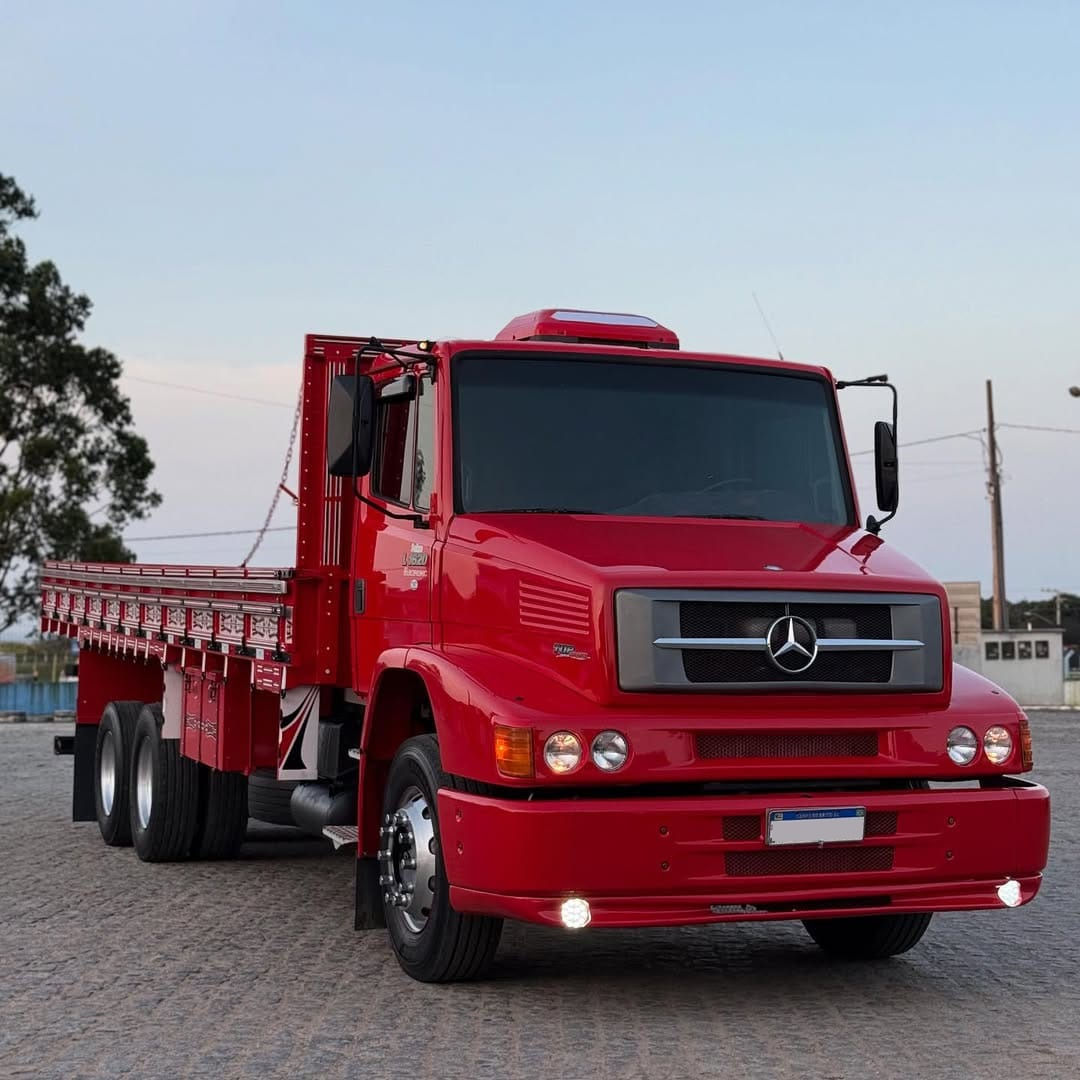 Mercedes-Benz 1620 - Ano 2010