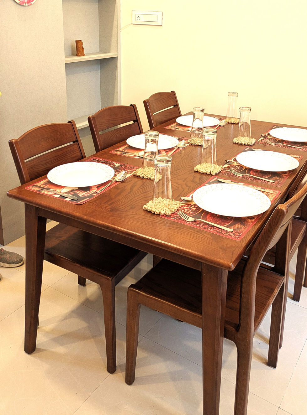 4 Dining