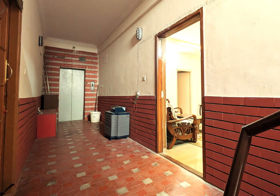 7 Entrance 1st floor