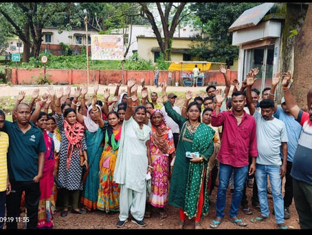 अपनी मांगों को लेकर सफाई कर्मियों ने गुवा सेल जनरल ऑफिस का किया घेराव, अनिश्चितकालीन हड़ताल शुरू