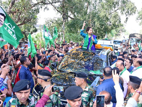 घाटशिला में कल्पना सोरेन का रोड शो, उमड़ा जनसैलाब,राजद का जनसंपर्क अभियान
