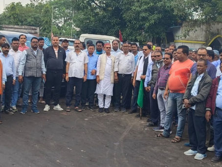 संडे कटौती के विरोध में संयुक्त मोर्चा के हड़ताल का व्यापक असर, प्रबंधन के खिलाफ नारेबाजी