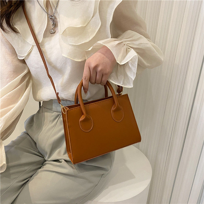 Thumbnail: Chic Crossbody Bag