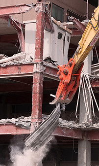 鉄骨の建物解体