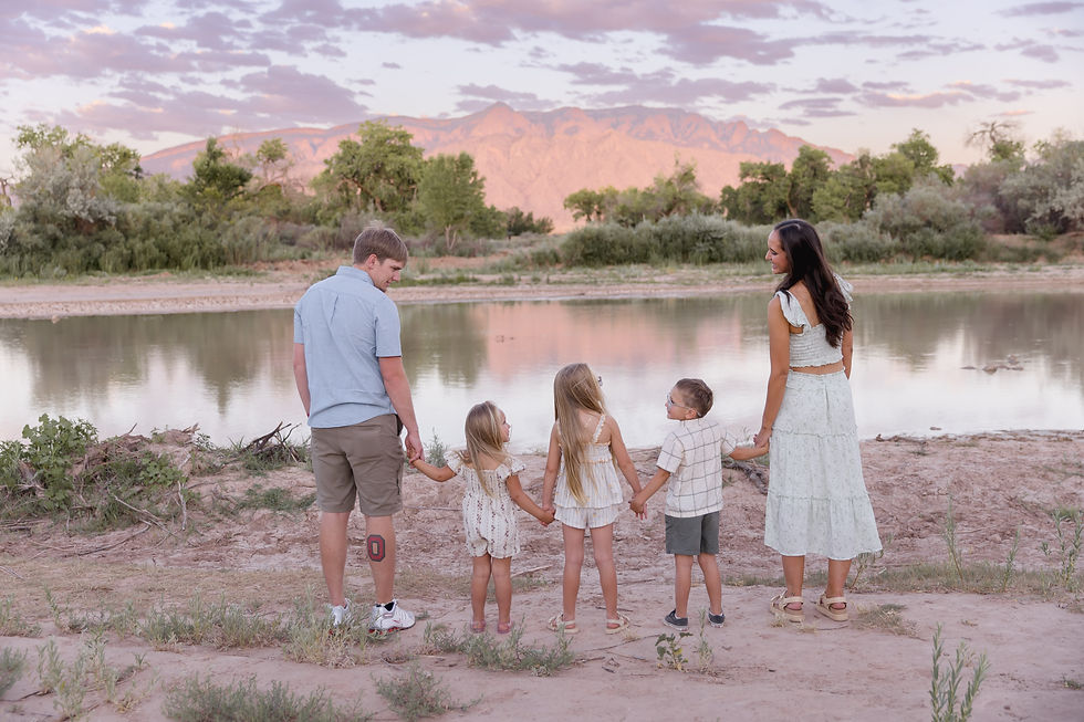 Family Photos Albuquerque, Albuquerque Family Photography, Rio Rancho Family Photographer, New Mexico Family Photographer, Family Photo Tips, Family Photography Locations Albuquerque