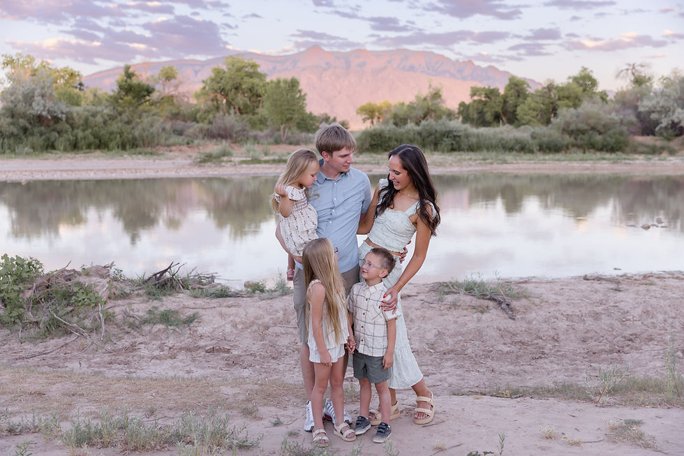 Family Photos Albuquerque, Albuquerque Family Photography, Rio Rancho Family Photographer, New Mexico Family Photographer, Family Photo Tips, Family Photography Locations Albuquerque