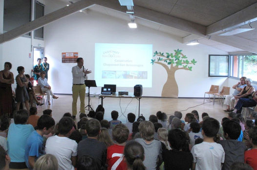 De belles émotions à la remise des livres