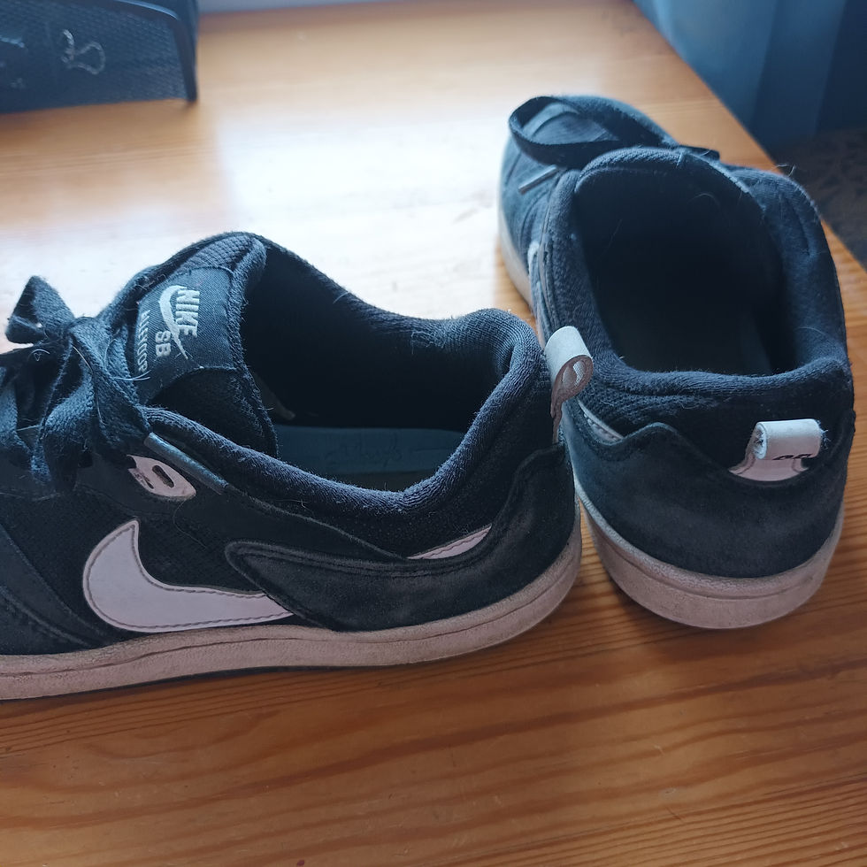 Nike Men’s Lace-Up Running Shoes – Lightweight Athletic Sneakers