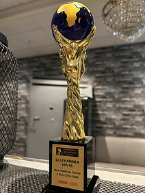Pokal for den beste hudpleieklinikken i 2023, Lillehammer Spa med base i Norge