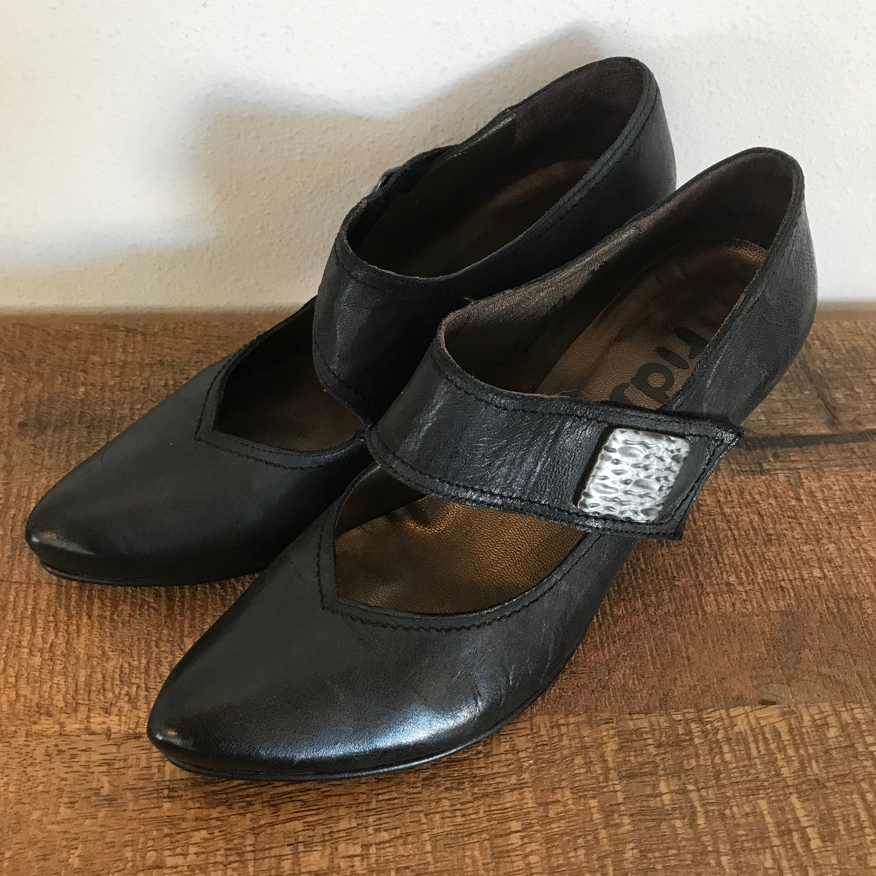 Fidji Mary Janes, Size 38 [7-7.5]