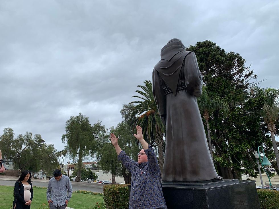 statue prayer