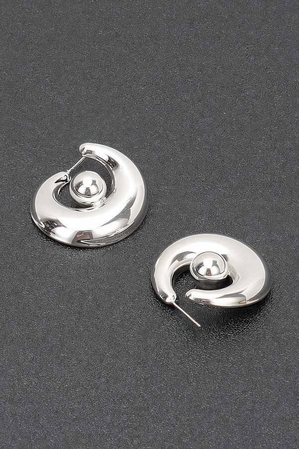 Thumbnail: Gold Plated Metal Earring