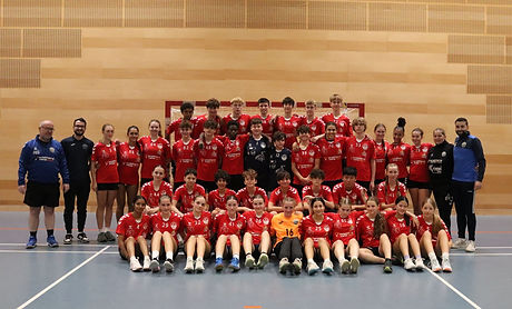 Picture of the West London Eagles U16 boys and girls teams from 2024 / 2025 season