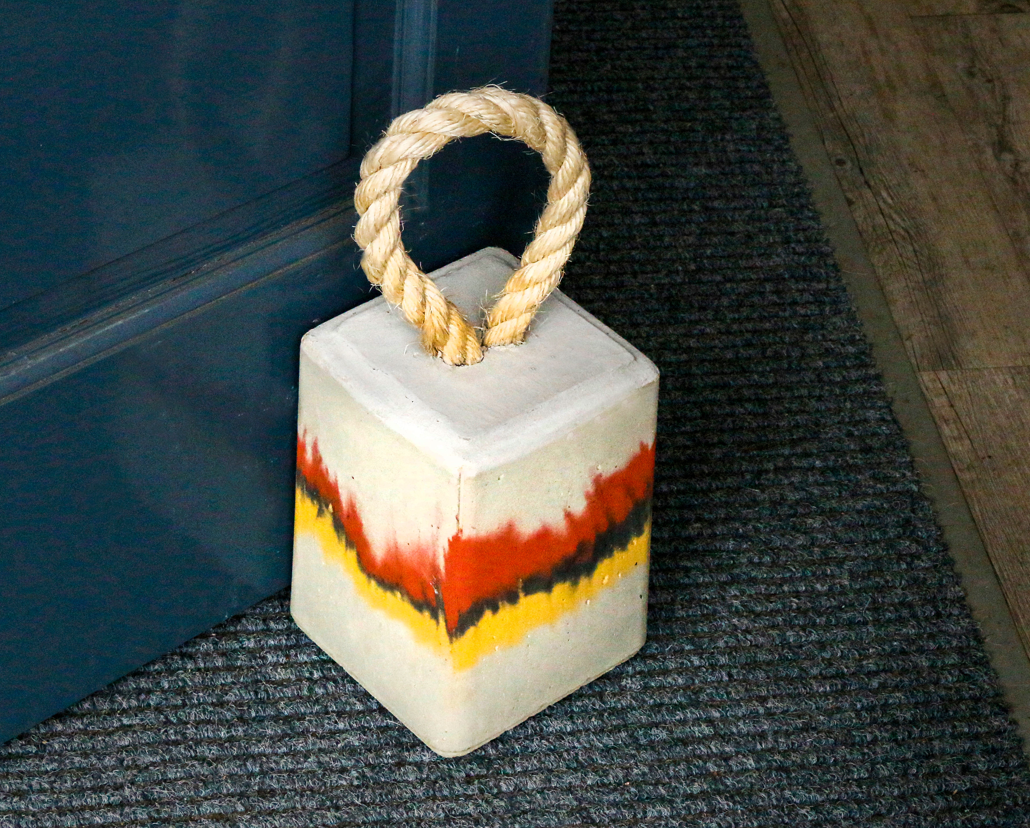 11 Kg concrete cast door stop