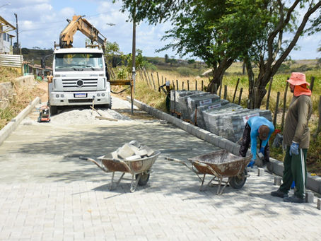 Pavimentação das ruas do Loteamento Manoel Luiz, em Mandacaru, avança para fase final