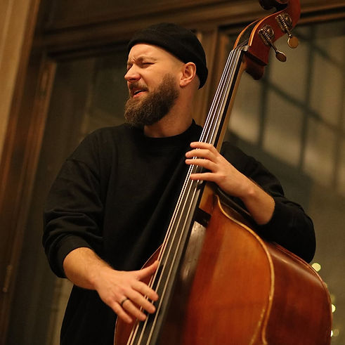 Sandy Eldred Bassist