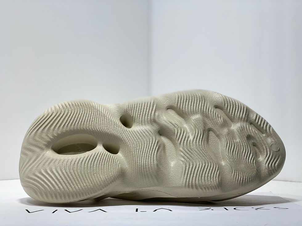 Thumbnail: Adidas Yeezy Foam RNNR Ararat