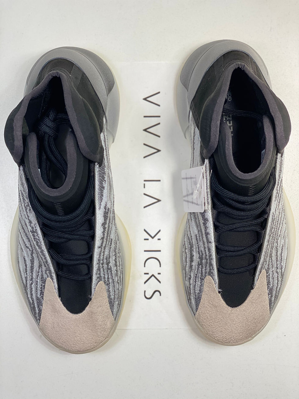 Thumbnail: adidas Yeezy QNTM Lifestyle Model