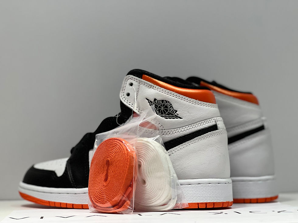 Thumbnail: Air Jordan 1 High OG Electro Orange GS 4.5Y