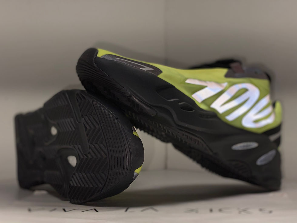 Thumbnail: adidas Yeezy 700 MNVN Phosphor