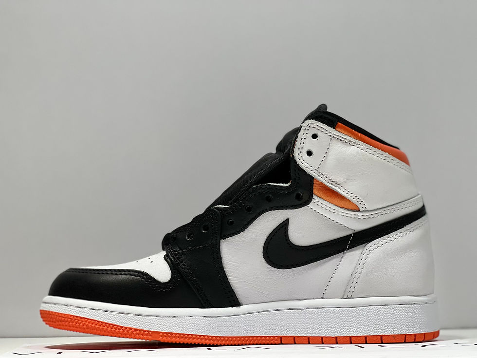 Thumbnail: Air Jordan 1 High OG Electro Orange GS 4.5Y