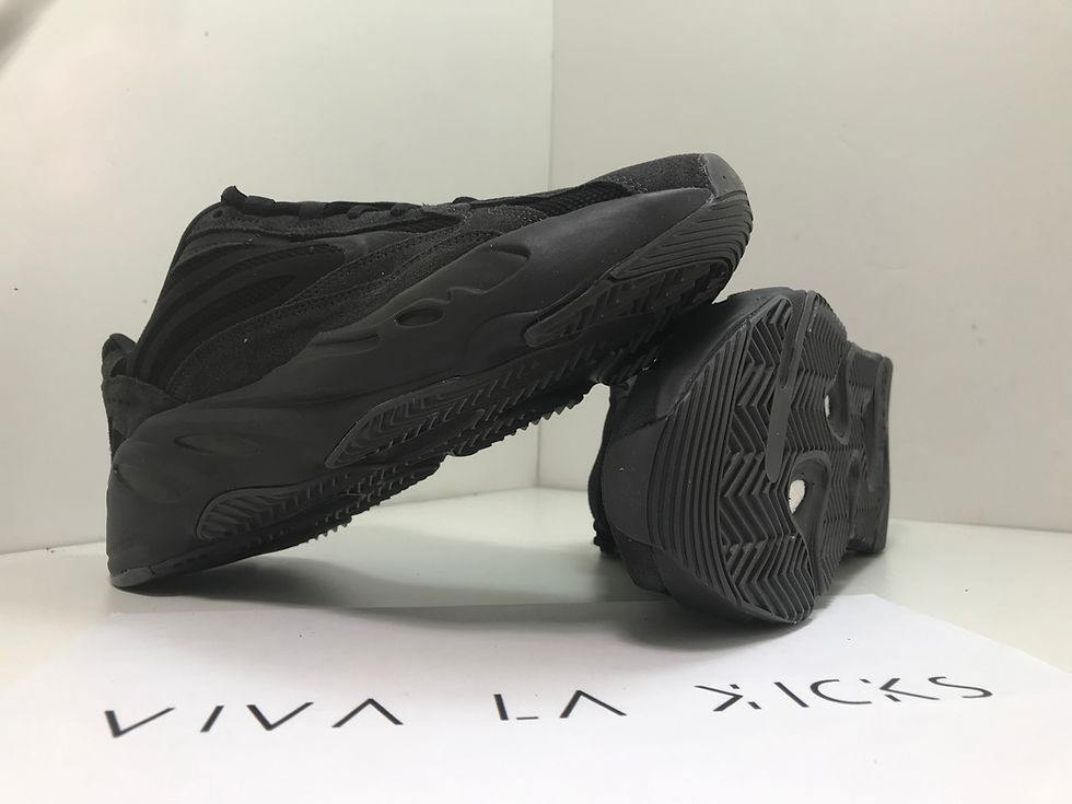 Thumbnail: Yeezy 700 V2 Vanta